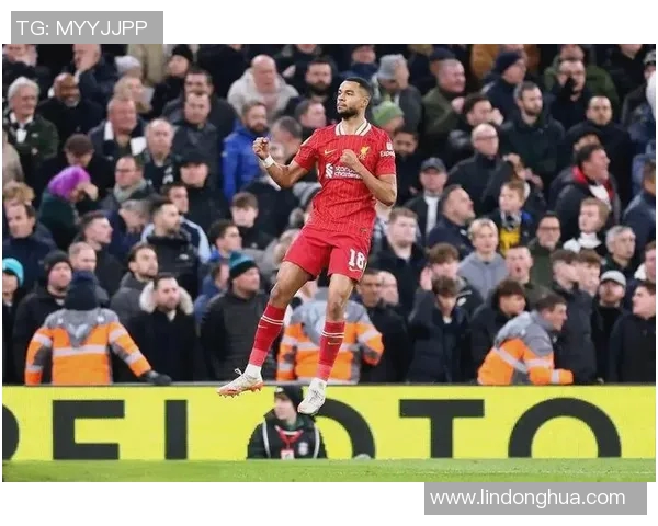 热刺与利物浦最新比分揭晓赛况分析与精彩瞬间回顾 热刺与利物浦最新比分揭晓赛况分析与精彩瞬间回顾