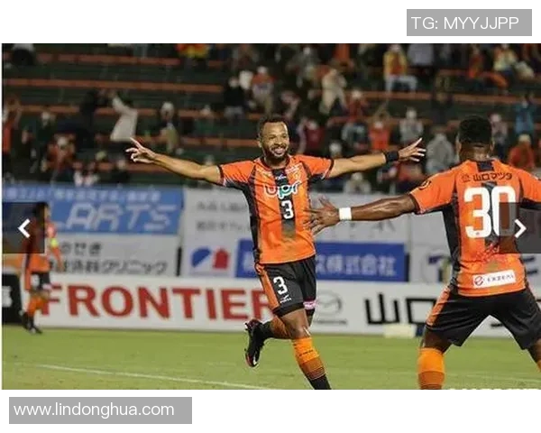 山口雷诺与冈山绿的激烈对决结果揭晓精彩瞬间回顾