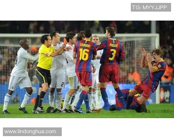 巴塞罗那与皇马历史性对决回顾一场震撼人心的1比7惨败