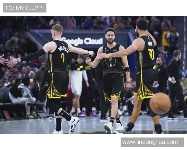 火箭与爵士半决赛巅峰对决谁将晋级总决赛争夺战的荣耀与梦想