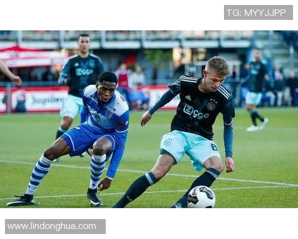 乌德勒支主场迎战兹沃勒期待精彩对决与胜利的争夺战 乌德勒支主场迎战兹沃勒期待精彩对决与胜利的争夺战