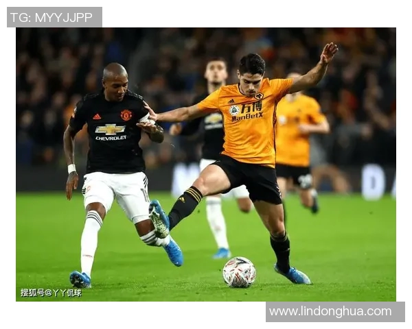 狼队与曼联精彩对决集锦回顾赛场瞬间尽显足球魅力与激情 狼队与曼联精彩对决集锦回顾赛场瞬间尽显足球魅力与激情