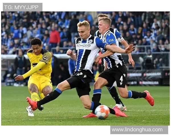 红星队与勒阿弗尔队激战正酣争夺胜利的关键时刻即将来临